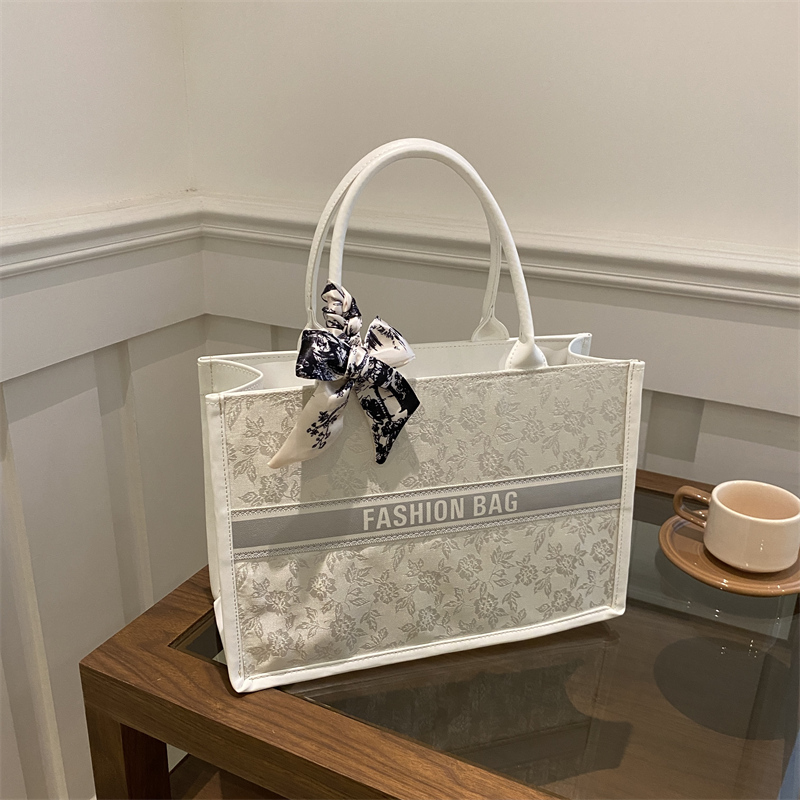 Luxury Elegant Women Tote Bag  - Luxury Bags Vendor recension och pris