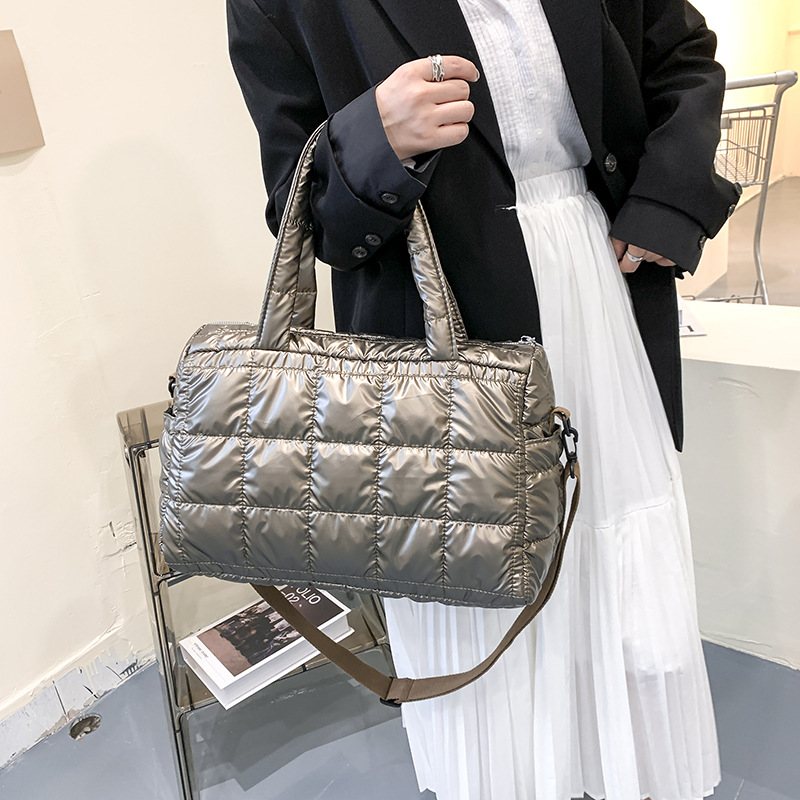 Winter Space Cotton Handbags T - Luxury Quilted Bags recension och pris