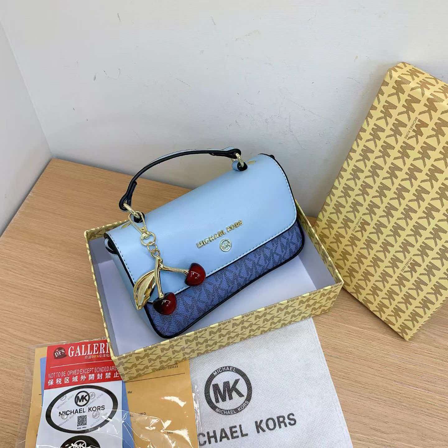 Brand new Michael Kors women's - Luxury Bags Michael Kors recension och pris