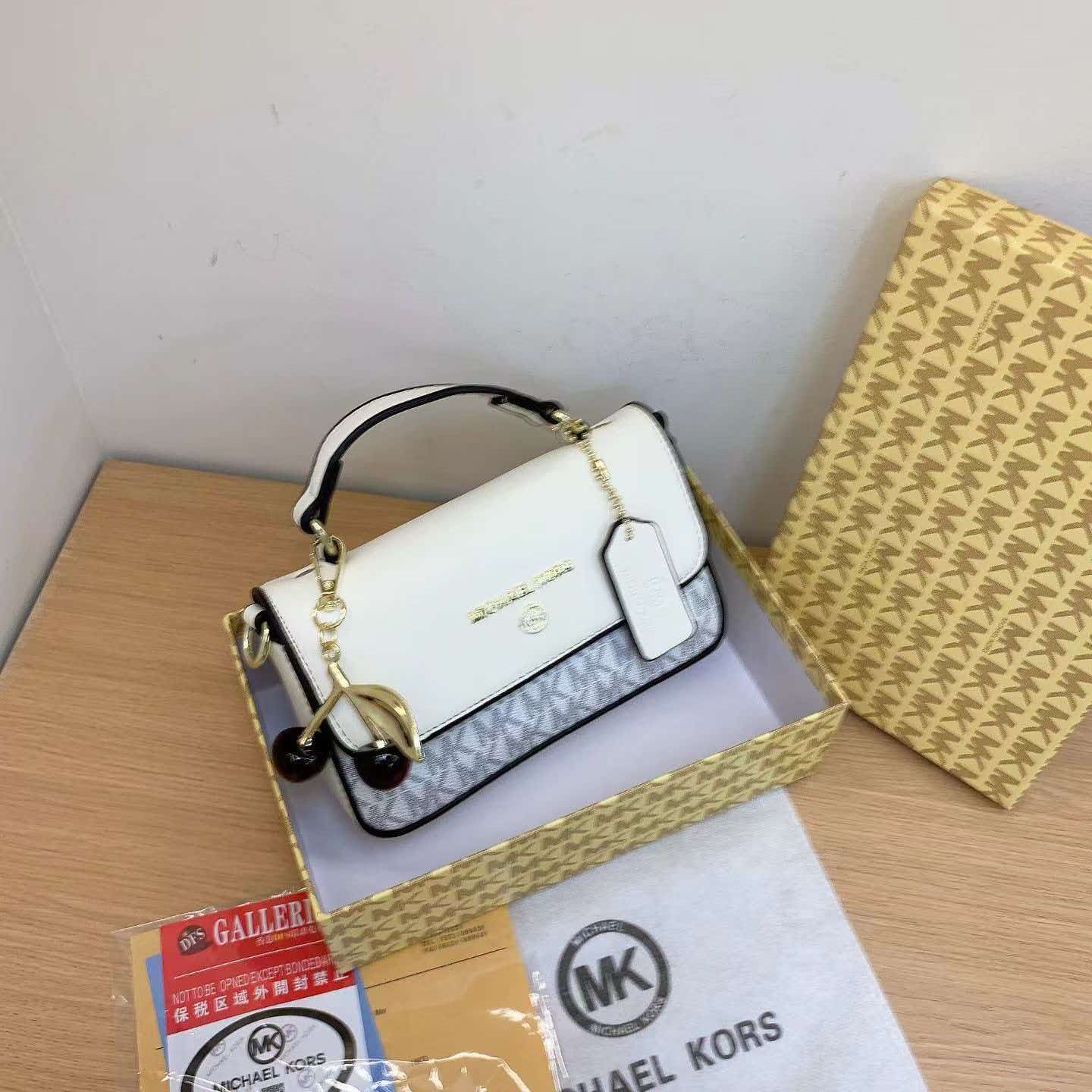 Brand new Michael Kors women's - Luxury Bags Michael Kors recension och pris