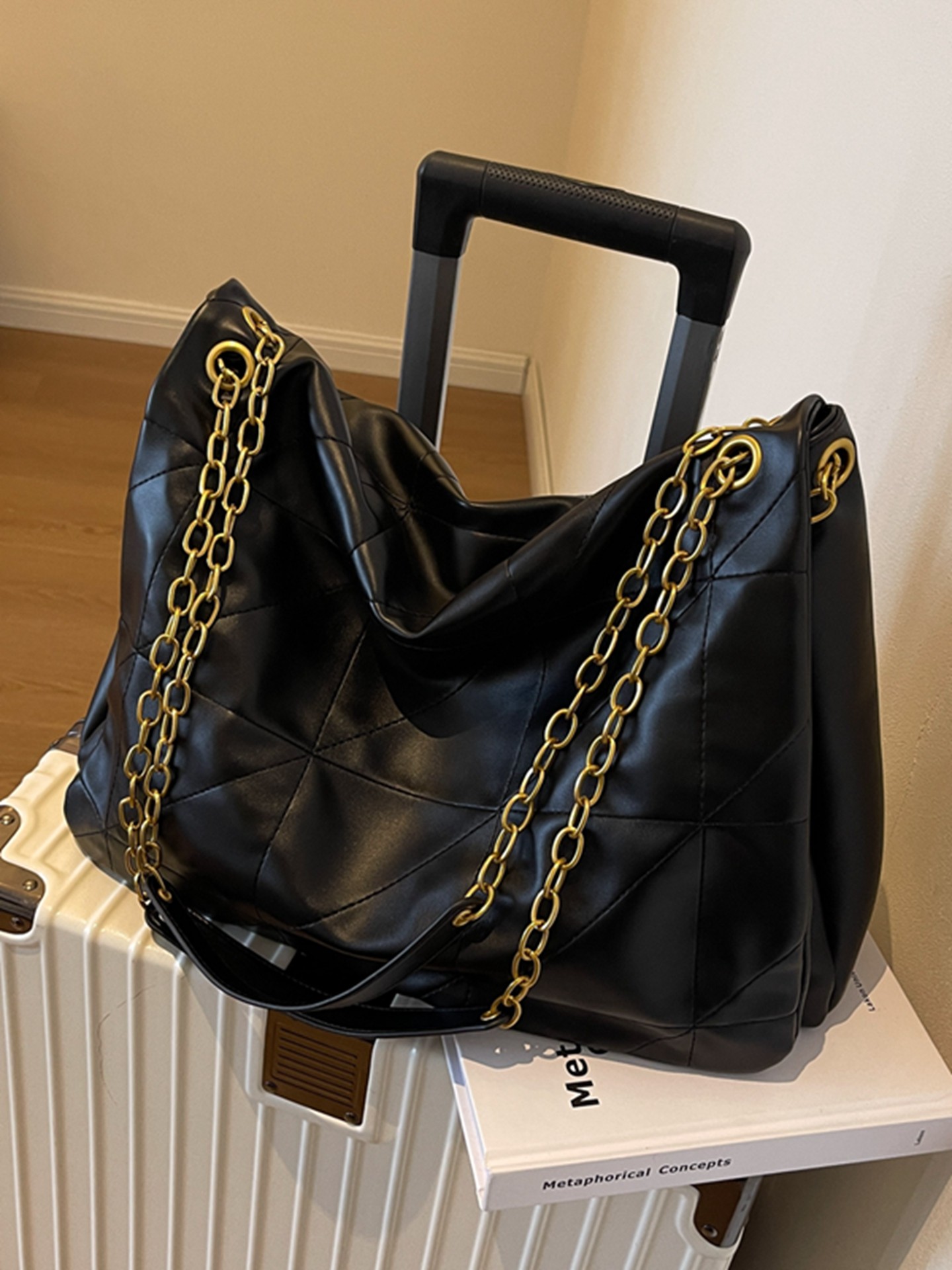 Vintage Soft Leather Tote Bag  - Luxury Quilted Bags recension och pris