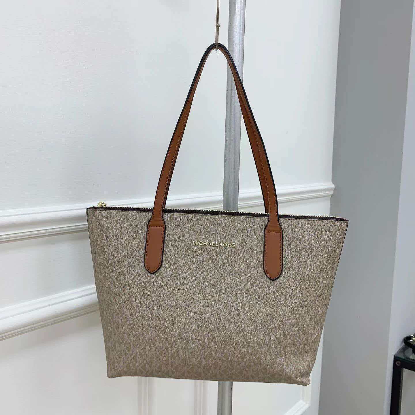 Michael Kors Vincent Printed W - Luxury Bags Michael Kors recension och pris